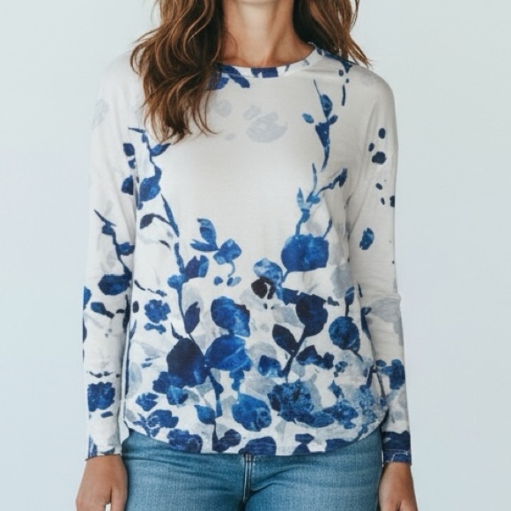 Floralβ Blue and White Long Sleeve Top